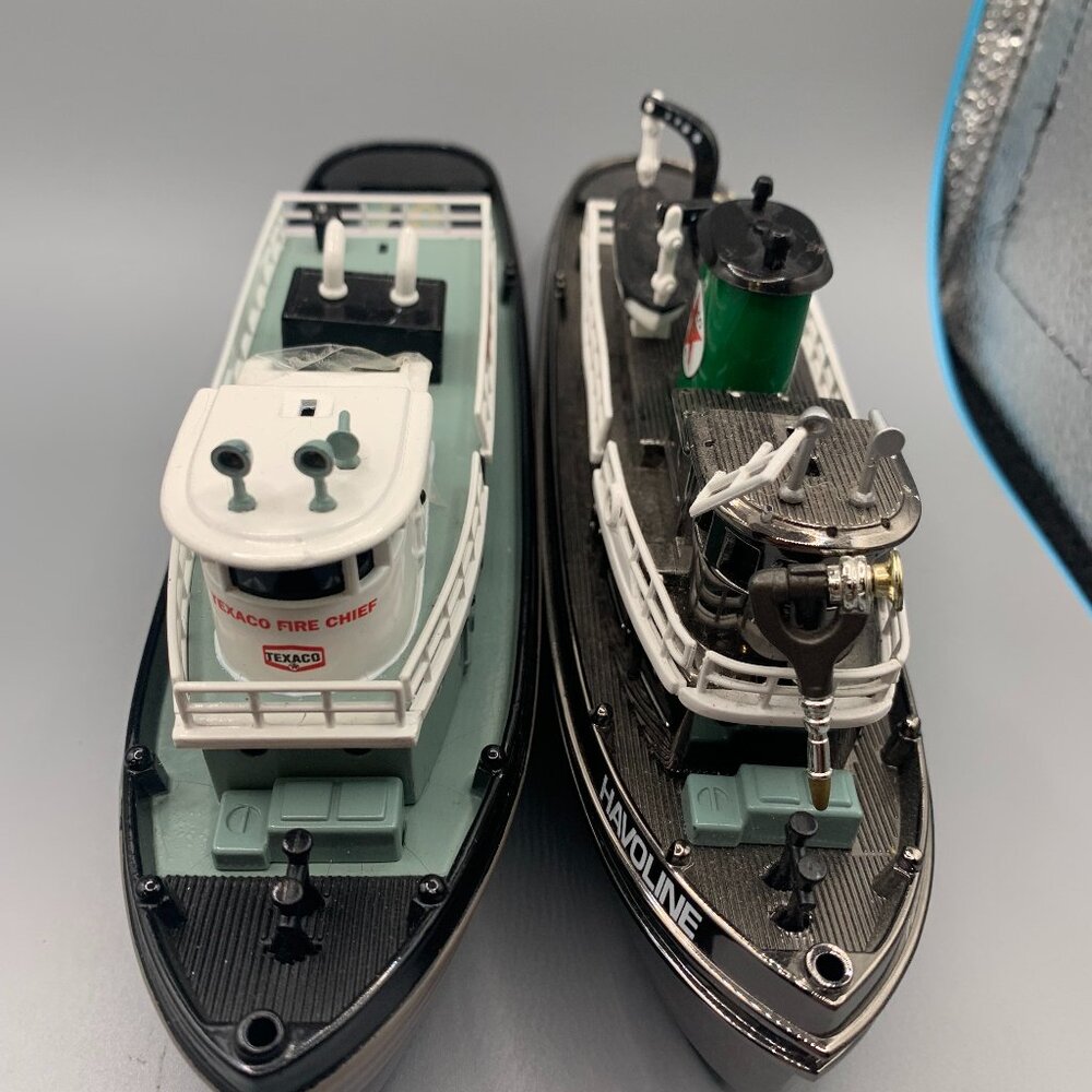 2CT ERTL Texaco Fire Chief Tugboat Banks 2000 Diecast SELLING AS IS